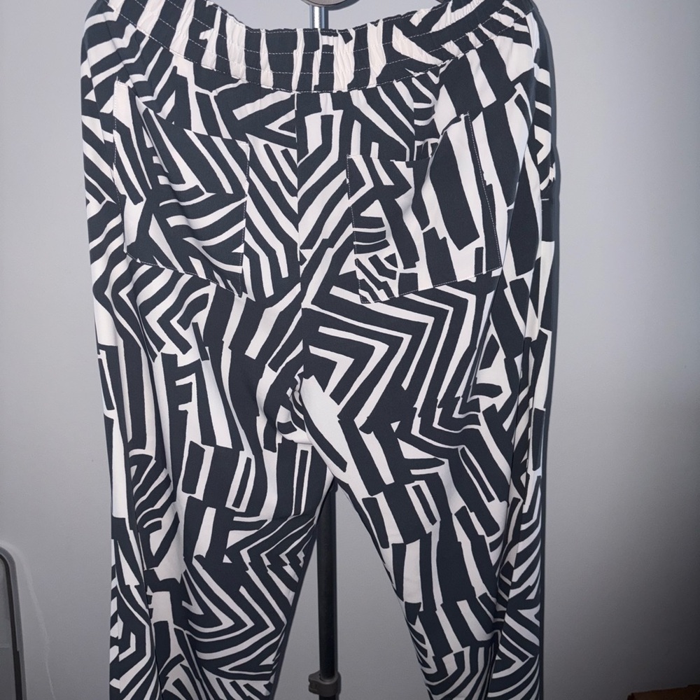 Loft Monochrome Zigzag Pattern Pants - image 2